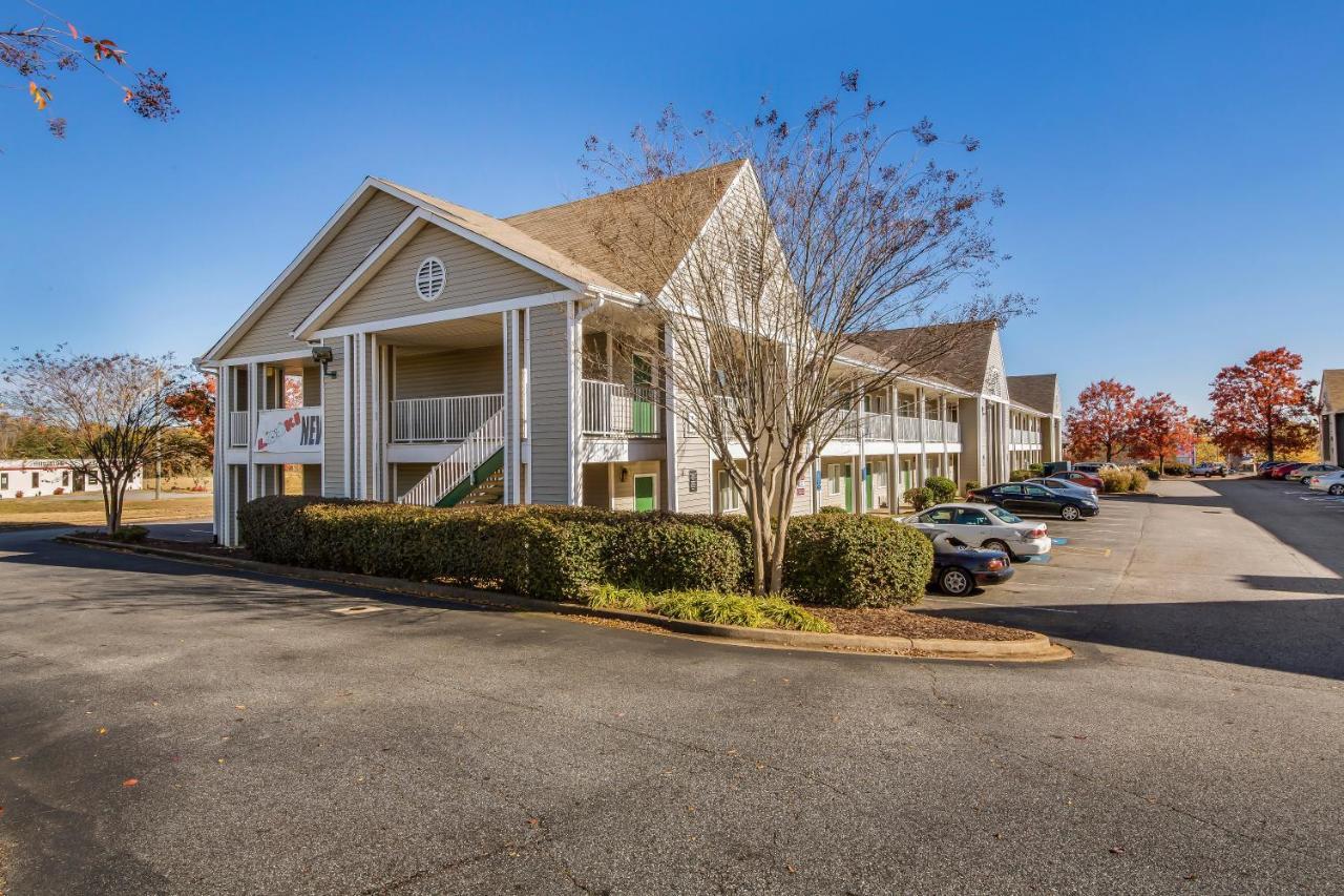 Hometowne Studios By Red Roof Spartanburg - Asheville Highway Southern Shops Exterior photo